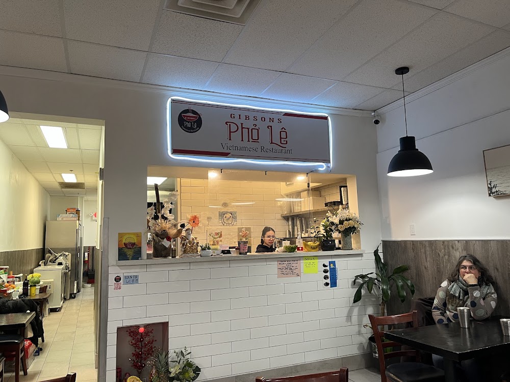 Gibsons Pho Le